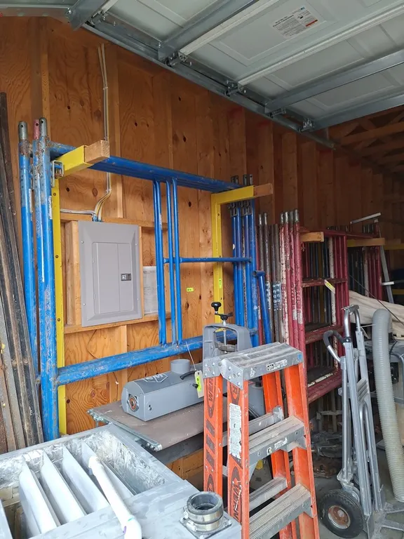 2 Metal Wall Racks