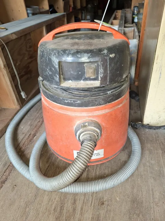 Hein Shop Vac, Model 9.11.20