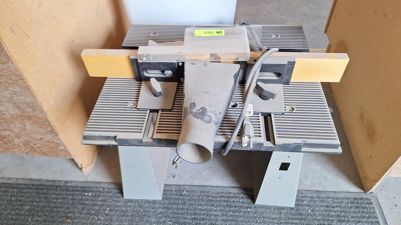 Porter Cable Router Table with Router