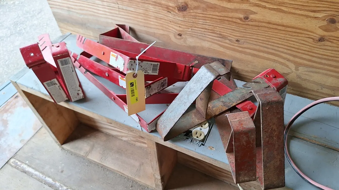 Assorted Ladder Jacks