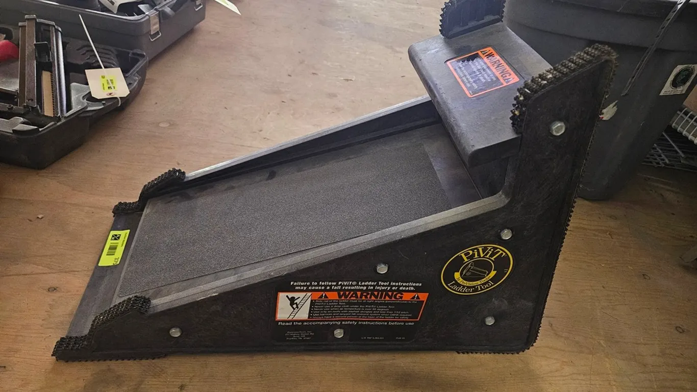 Pivit Ladder Tool