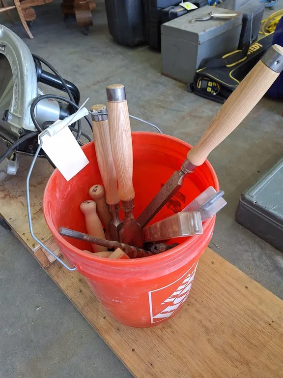 Bucket Assorted, Files, Chisels