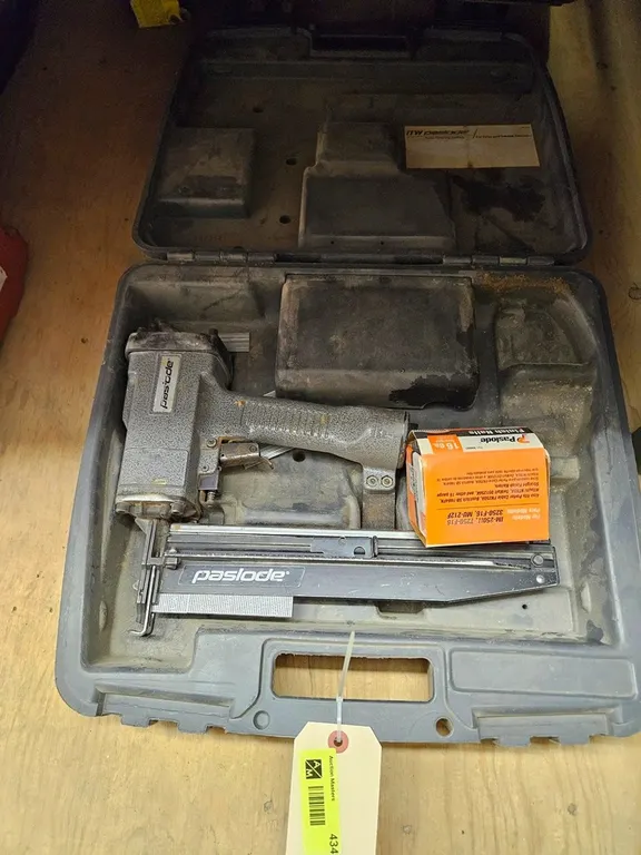 Paslode Pneumatic Finish Nailer