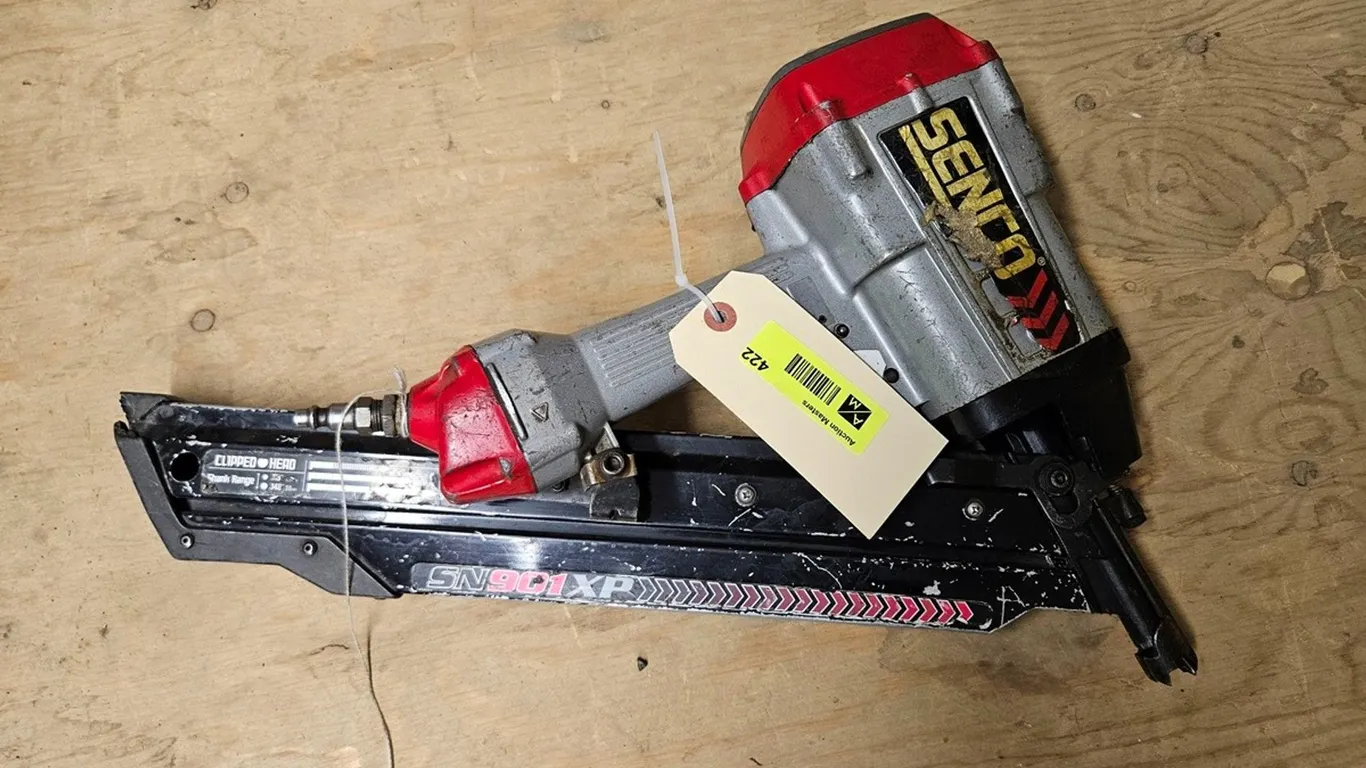 Senco Clip Head Pneumatic Nailer
