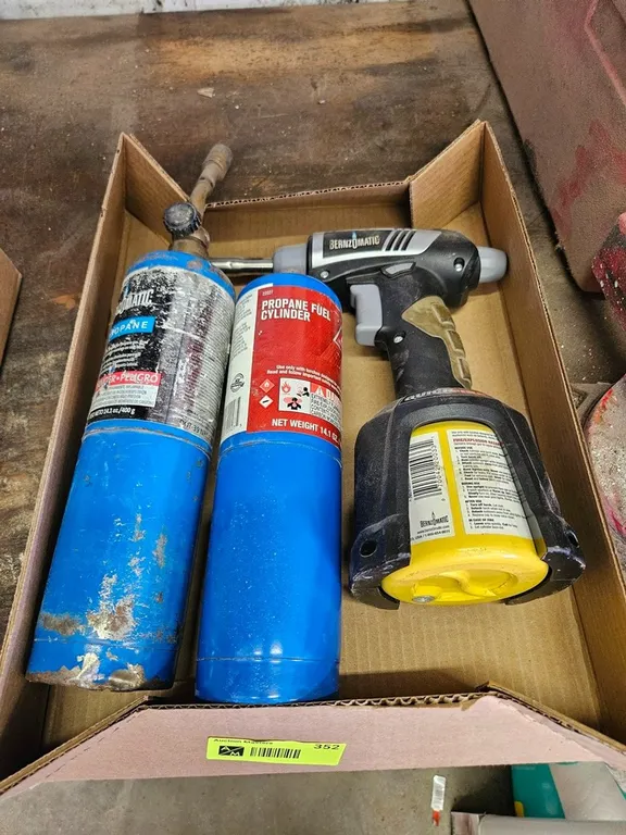 2 Torches