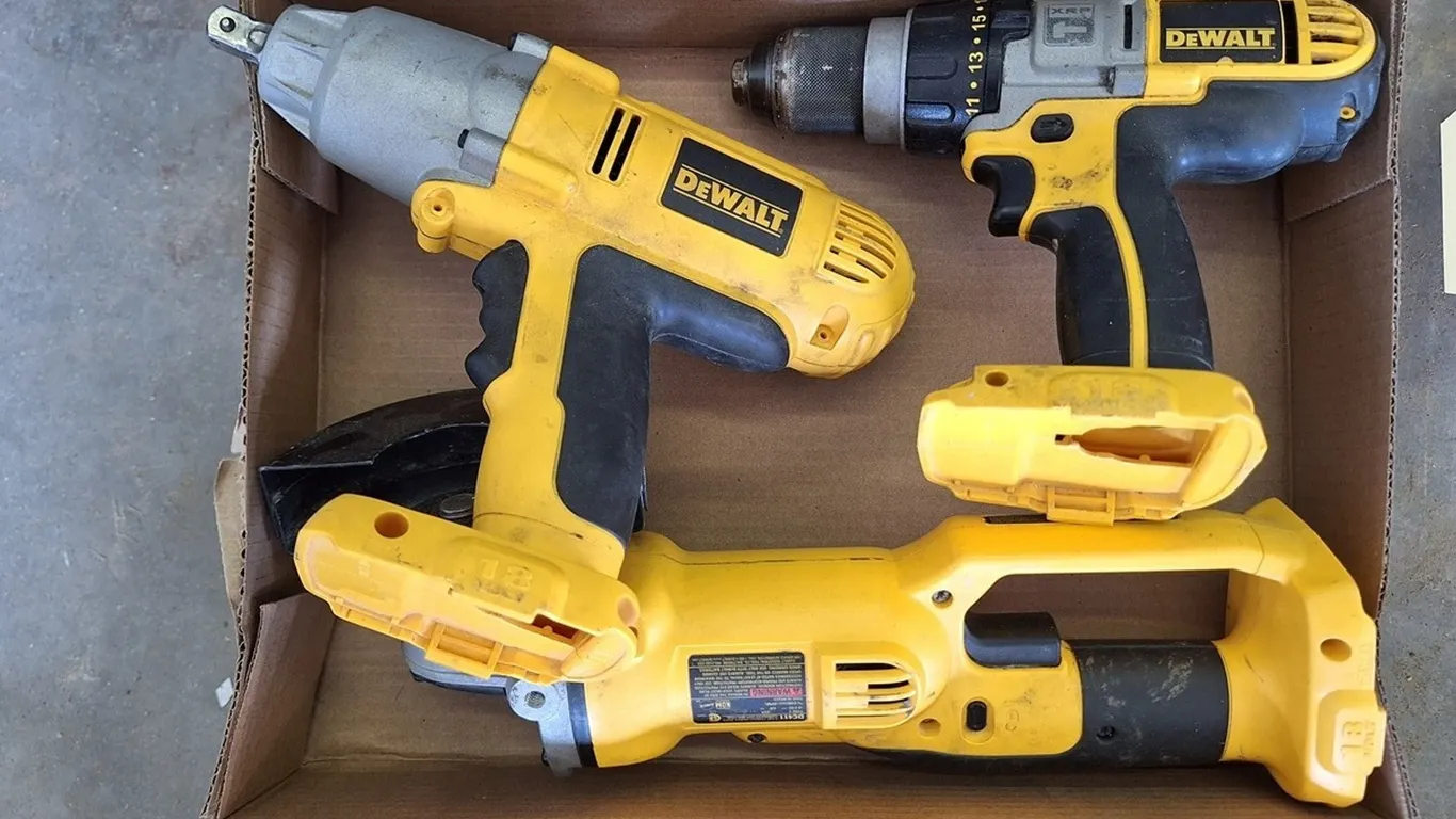 3 Dewalt Cordless Tools, Impact, Drill, Cut-Off Tool