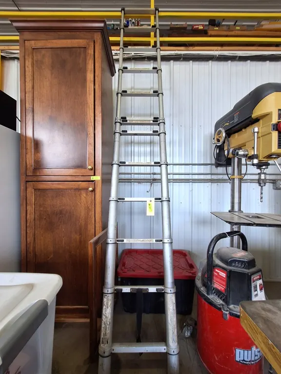 Aluminum Telescoping Ladder, 10' Max