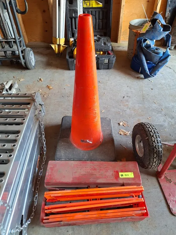 Assorted, Reflectors, Safety Cones