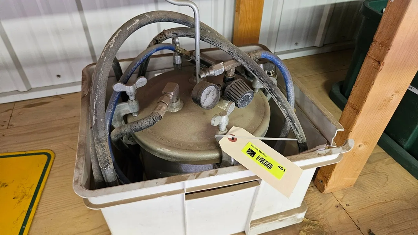 Dayton Pneumatic Paint Sprayer