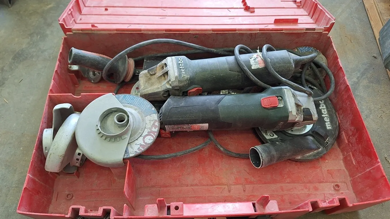 2 Metabo Grinders