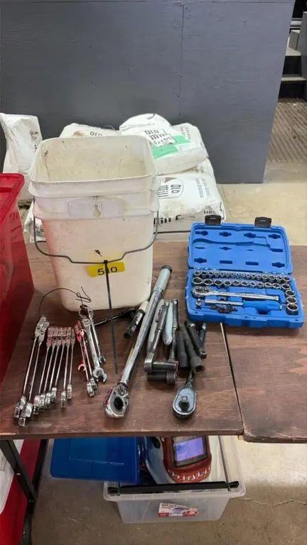 Wrenches, ratchets, socket set