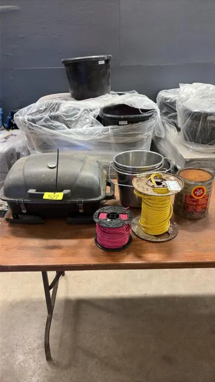 Bbq/ wire/ pales