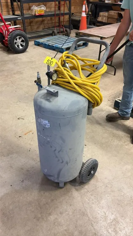 Air tank and hose