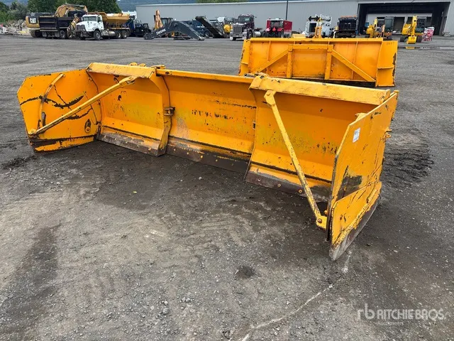 Extendable Snow Pusher