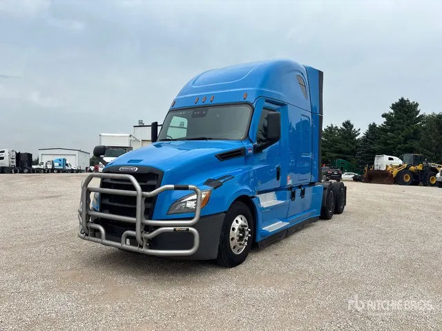 2021 Freightliner Cascadia 126 6x4 T/A Sleeper Truck Tractor