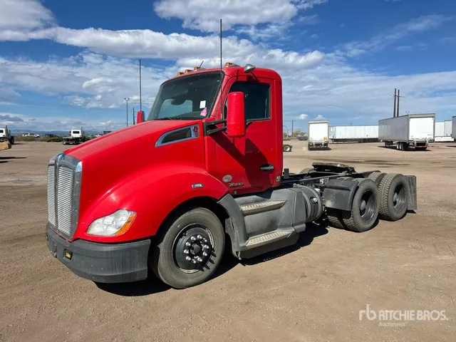 2021 Kenworth T-680 6x4 T/A Day Cab Truck Tractor