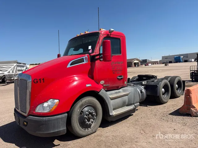 2021 Kenworth T-680 6x4 T/A Day Cab Truck Tractor