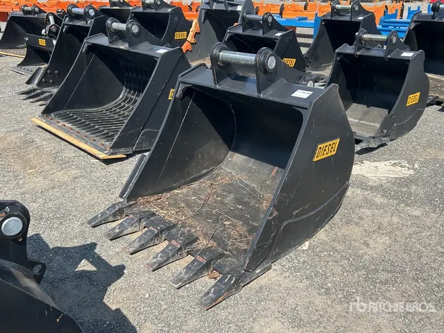 Diesel Equipment 170CL 48 in HD Tooth Excavator Bucket - Fits 70 mm