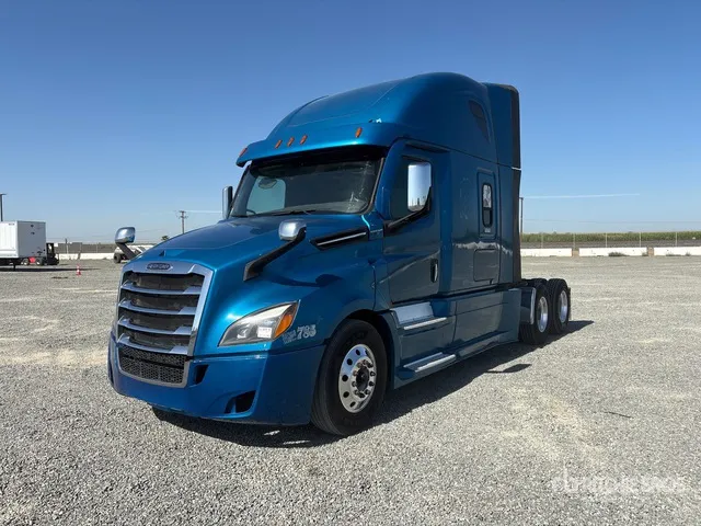 2021 Freightliner Cascadia 126 6x4 T/A Sleeper Truck Tractor