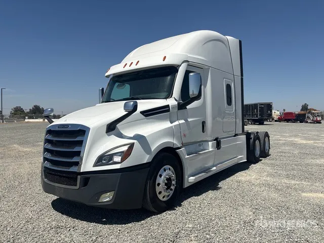 2021 Freightliner Cascadia 126 6x4 T/A Sleeper Truck Tractor