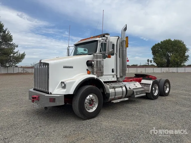 2015 Kenworth T800 T/A Day Cab Truck Tractor