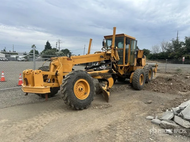 1992 John Deere 670B Motor Grader