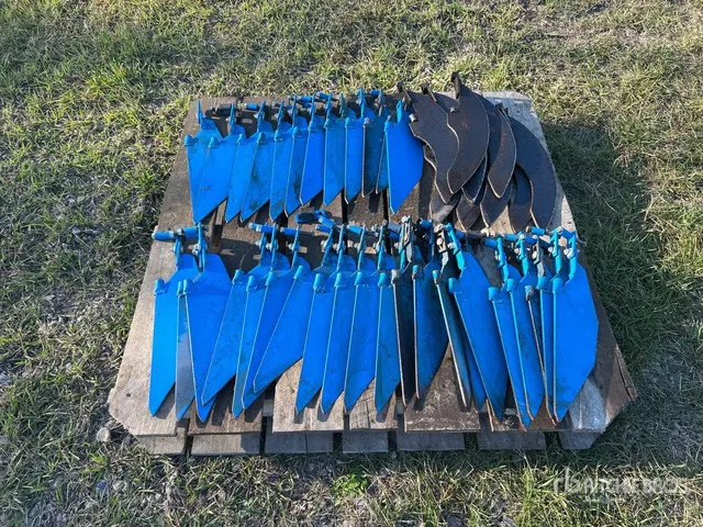 Quantity of Crop Lifters
