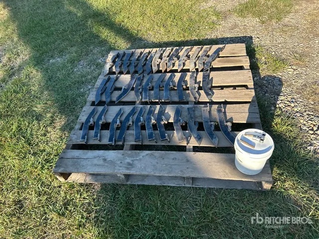 Quantity of Crop Lifters
