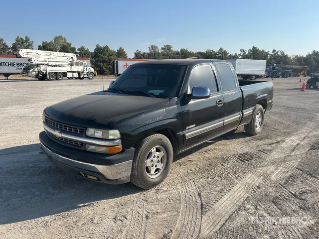 2002 Chevrolet Sliverado 1500 4x2 Extended Cab Pickup