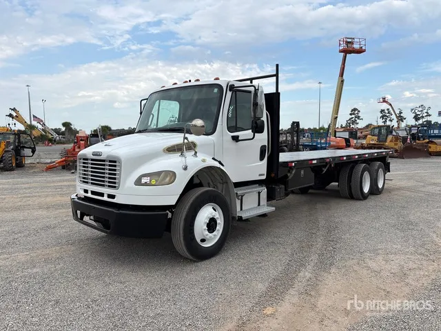 2009 Freightliner M2 106 6x4 Flatbed Truck