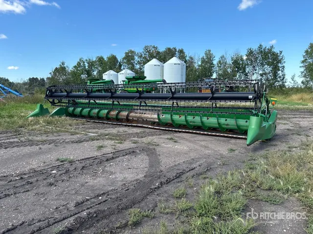 2013 John Deere 635F 35 ft Flex Combine Header