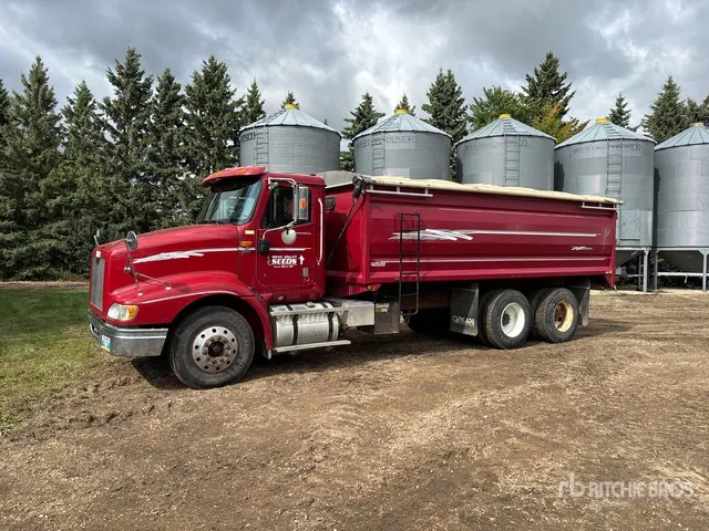 International 9200 6x4 Grain Truck