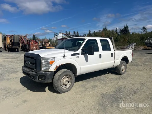 2013 Ford F-350 XL 4x4 Crew Cab Pickup