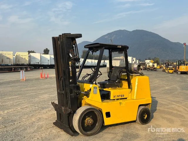 2005 Hyster S155XL2 15250 lb Cushion Tire Forklift