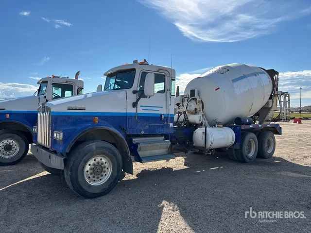 2007 Kenworth W900 6x4 Mixer Truck (Inoperable)