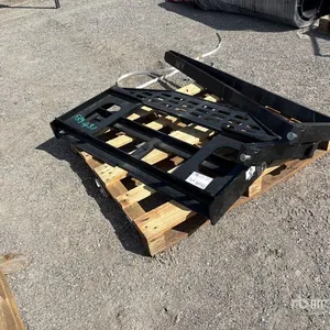 2026 GIYI GY-DHC 44 in Skid Steer Forks - Fits Dch (Unused)
