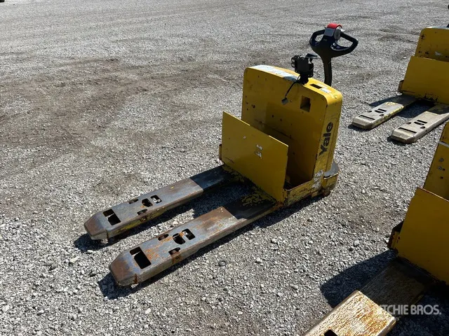 2022 Yale MPW065SEN12T2748 6500 lb Electric Pallet Jack