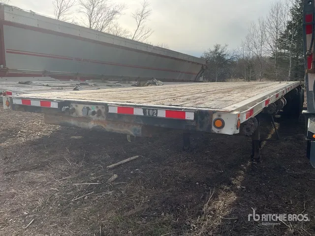 2009 Lode King 53 ft Tri/A Flatbed Trailer