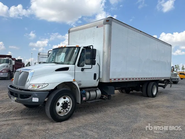 2018 International 4300 4x2 Van Truck