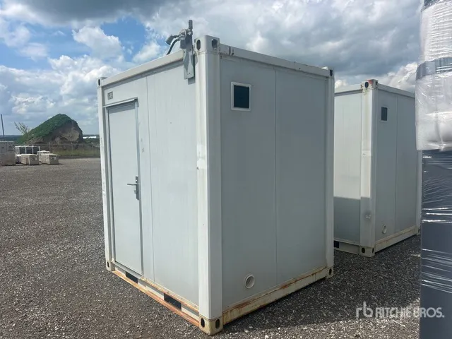 7 ft 5 in x 6 ft 7 in Portable Toilet