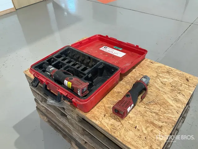 Quantity of (2) Novopress ACO202 Crimper