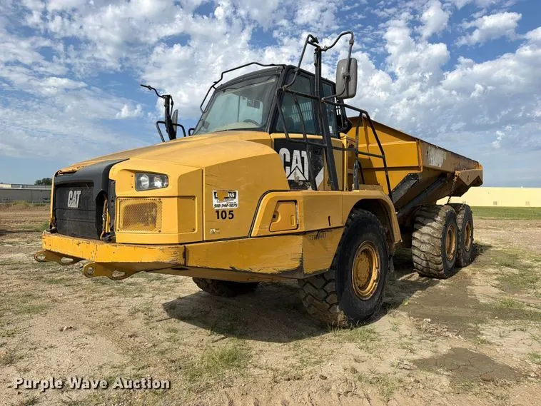 2015 Caterpillar 725C articulated haul truck