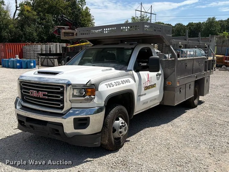 2017 GMC Sierra 3500HD flatbed pickup truck
