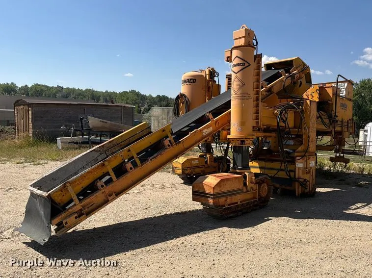 Gomaco GT-6300 slipform paver