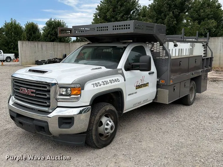 2017 GMC Sierra 3500HD flatbed pickup truck
