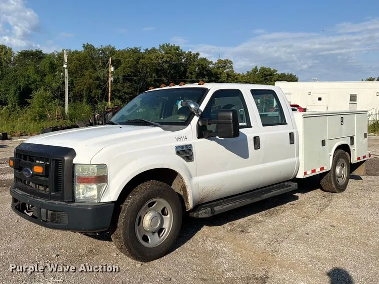 2008 Ford F350 Super Duty Crew Cab utility bed pickup truck