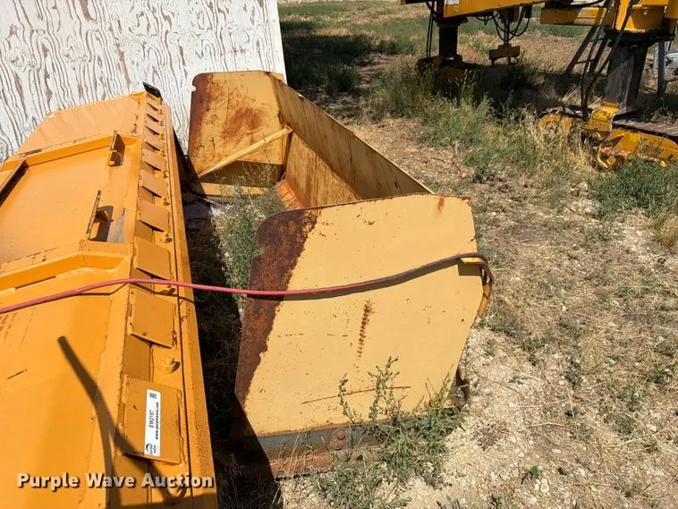 Skid steer snow pusher