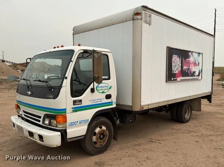 2000 Chevrolet W3500 box truck