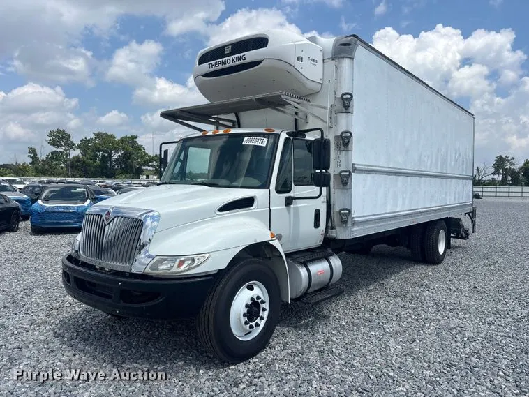 2019 International 4300 refrigerated truck