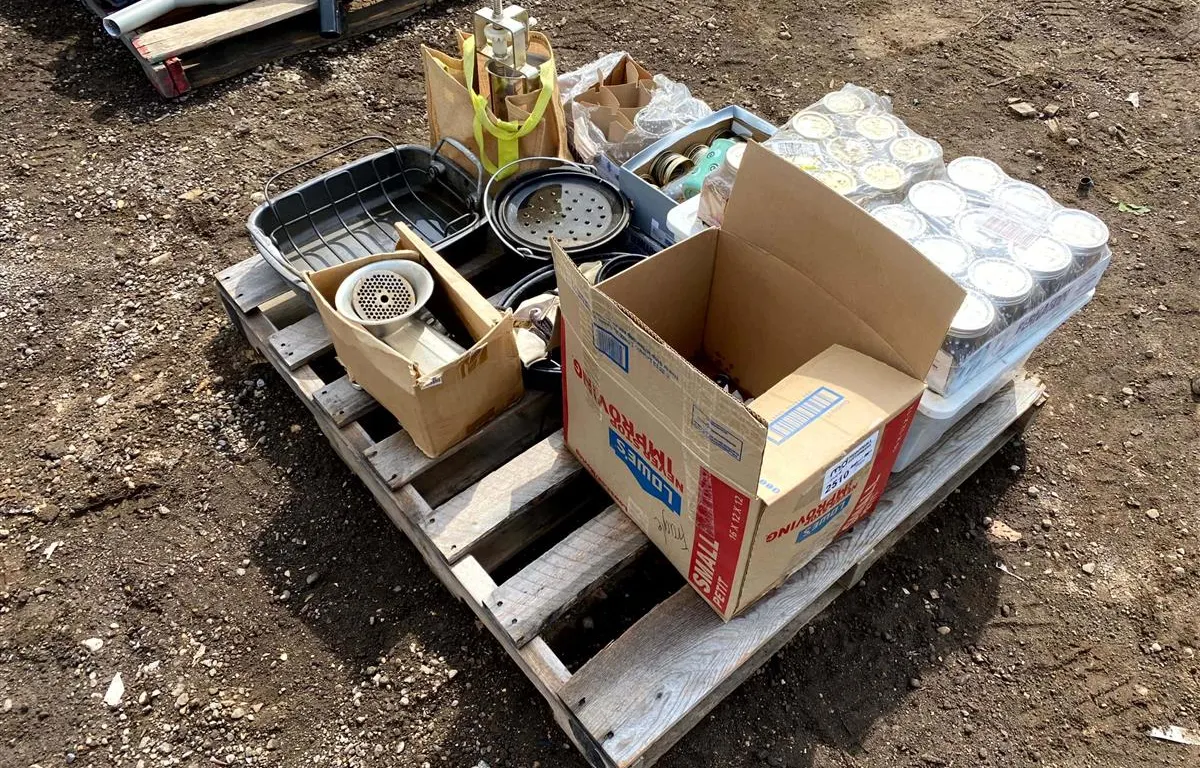 Assorted Kitchenware, Canning Jars & Cookware
UNRESERVED